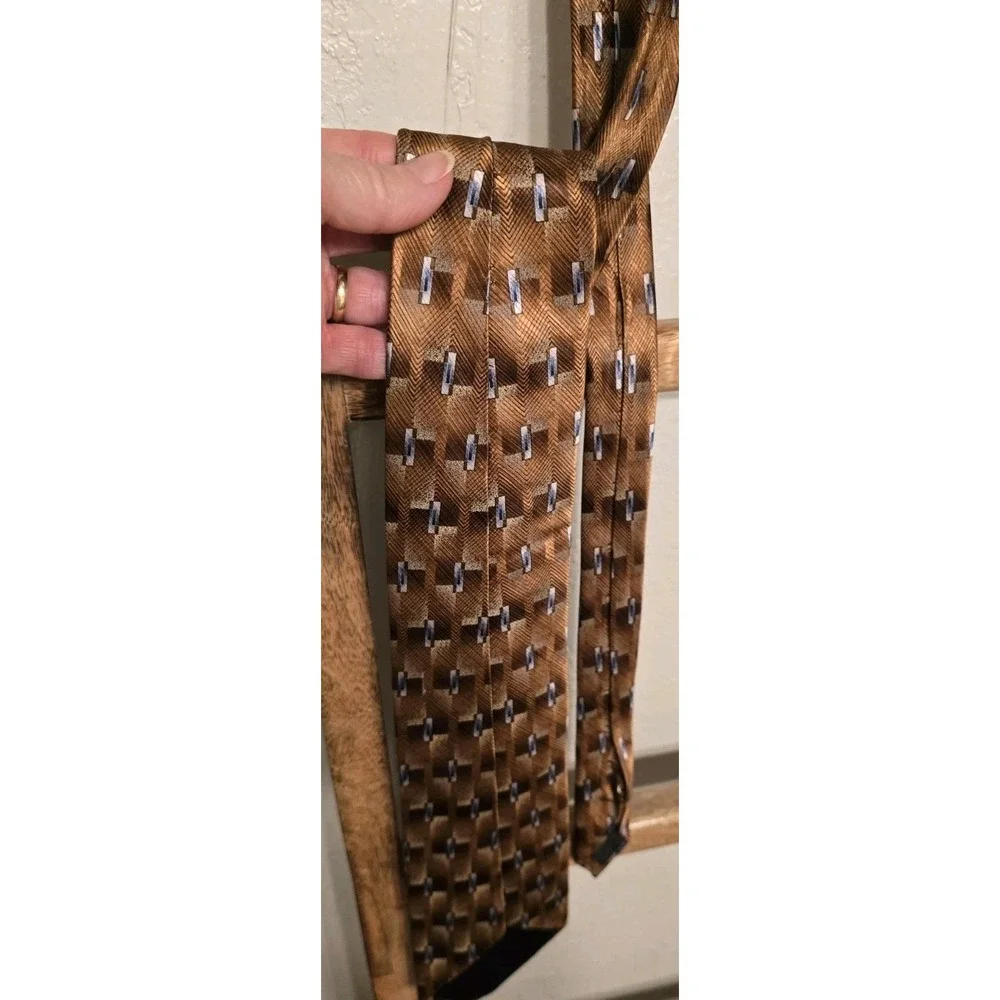 Handmade Men's Bronze Tan Geometric Abstract Silk Tie Blue White Professional